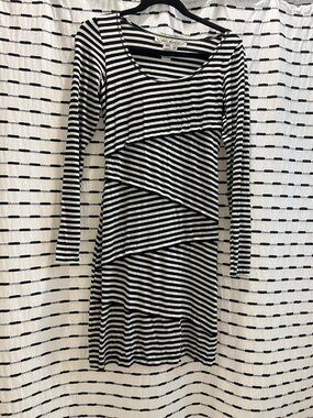 Striped long sleeve dress with zigzags